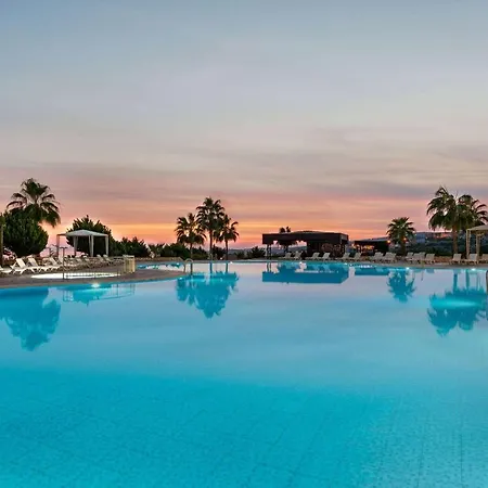 Ramada By Wyndham Hotel 3*